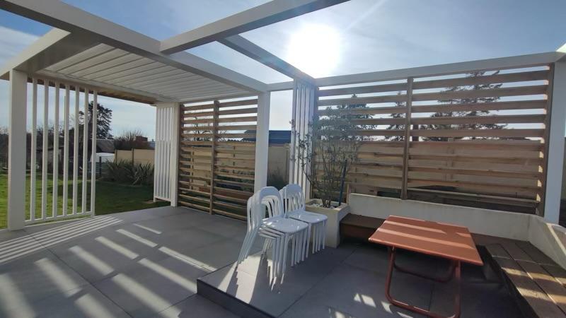 Pose d'une pergola à Pompignac (33)