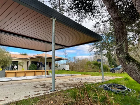 Pose d'une double pergola bioclimatique rétractable à PEUJARD (33)