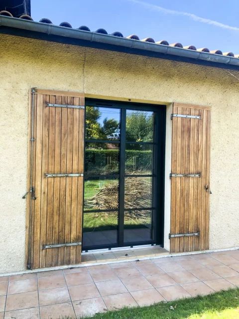 Pose de portes fenêtres et fenêtres à la francaise à LA LANDE-DE-FRONSAC (33)