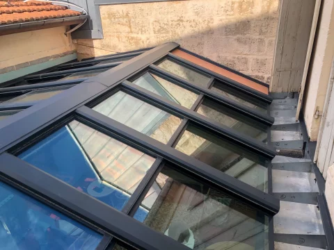 Pose d'une toiture ouvrante vitrée à BORDEAUX (33)