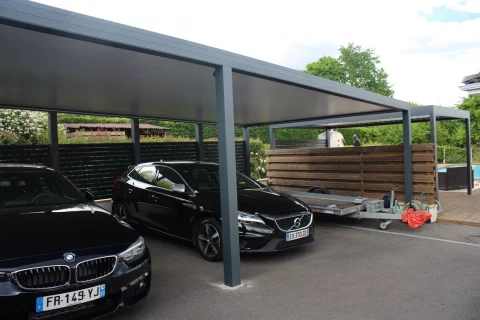 Pose d'un carport toit plat en aluminium avec leds intégrées à LORMONT (33)