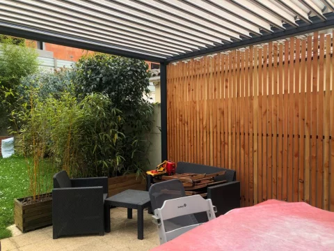 Pose d'une pergola Bioclimatique à SAINT-LOUBES (33)