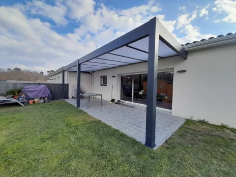 Pose d'une pergola en aluminium à Latresne (33)