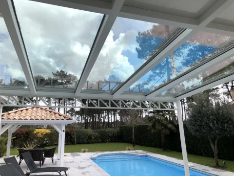 Pose dune pergola en acier de couleur blanche à LACANAU (33)