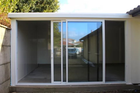 Création d’une extension de maison en ossature aluminium à BRUGES (33)