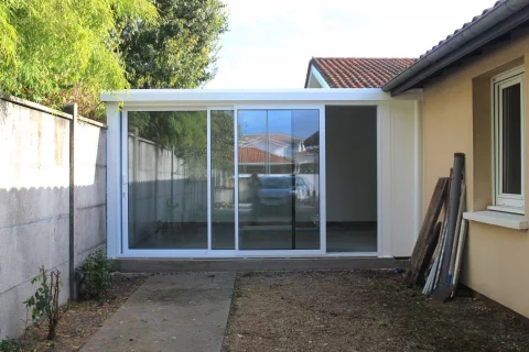 Création dune extension de maison en ossature aluminium à BRUGES (33)