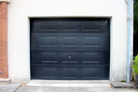 Pose d'une porte de garage sectionnelle ainsi que d'un portail motorisé au BOUSCAT (33)